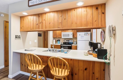 Northface House | Recently rejuvenated Timberline ski area home. Welcome to Still of the Night!