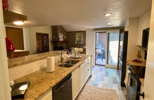 Boulder Condo | Recently Remodeled Long Term Stay in Beautiful Location