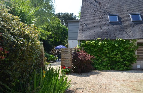 Ploneour-Lanvern House | Recently renovated house with flower garden, balcony. In the heart of Pays Bigouden!