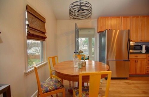Martha Jefferson Cottage | Recently Renovated Humble House