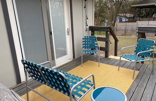 East MLK House | Recently renovated 1960's Bungalow centrally located in East Austin