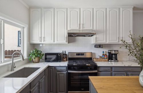 Redwood Heights House | Recently Renovated 2br Home: Style, Comfort & Convenience! Parking Included!
