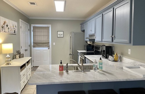 Oxford House | Recently Renovated Vacation Rental Close to Campus