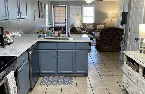 Oxford House | Recently Renovated Vacation Rental Close to Campus