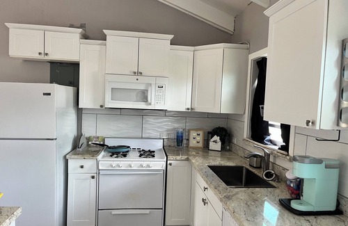 Estate Sion Farm Apartment | Recently renovated with granite countertops!