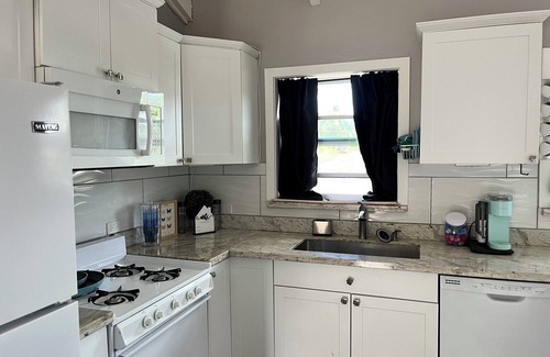 Estate Sion Farm Apartment | Recently renovated with granite countertops!