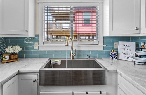 Freeport House | RECENTLY UPDATED Beautiful Ocean/Bay View Surfside Retreat - short walk to Beach