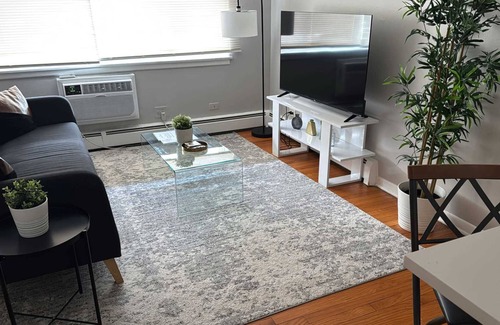 Arlington Heights Apartment | Recharge in This Charming 1BR Apt