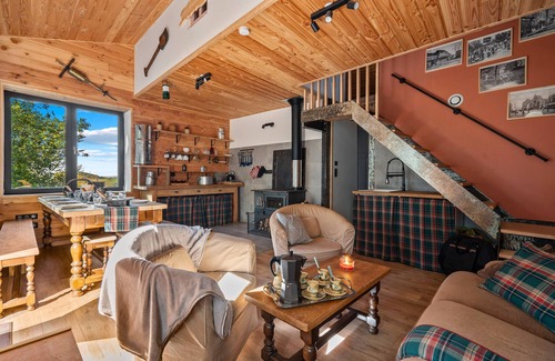 Yzeron Ski Chalet | Recharge in the Forest – Retreat for up to 8 Guests