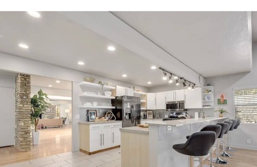Westfield House | Reclusive Hidden Gem with Pool & Lush Landscapingn