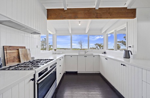 Buffalo House | Reconnect with nature in a private bushland settingn