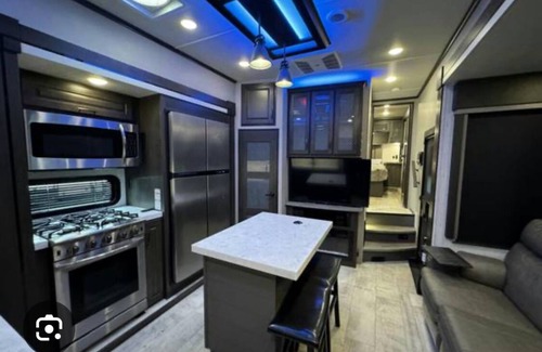 Hollister House | Recreational vehicle luxury