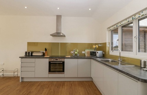 Queen Camel Cottage | RECTORY FARM LODGE, pet friendly, with a garden in Queen Camel