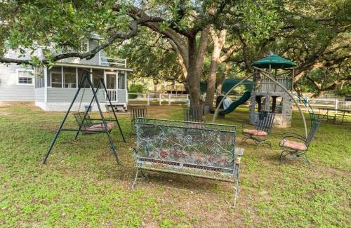 Kingsland House | Red Bird Cabin Studio Retreat