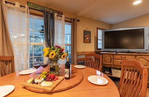 Kingsland House | Red Bird Cabin Studio Retreat