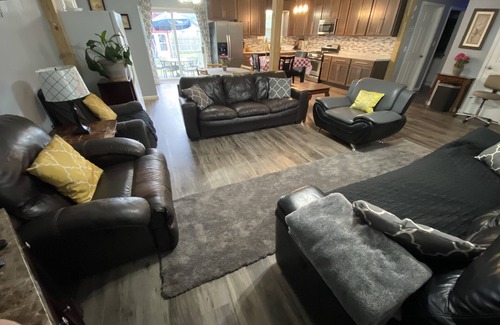 Reese House | Red Brick Country Inn: Cozy, Pet Friendly Country Home!