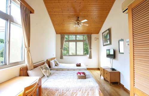 Nanzhuang Bed & Breakfast | Red Brick Villas