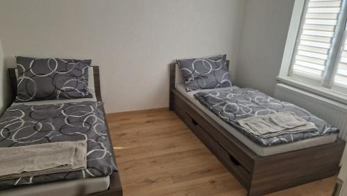 Zeltweg House | Red Bull Ring Private Room with Garden and Kitchen