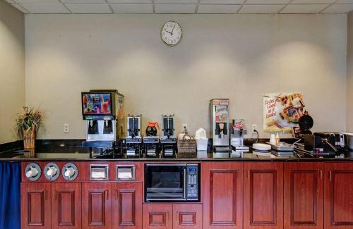 Cedar Knolls Hotel | Red Carpet INN Whippany
