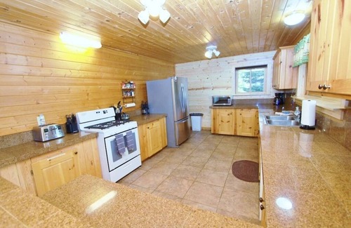 Lazy Acres House | Red Cedar Cabin