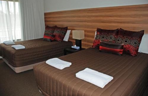 Watson Hotel | Red Cedars Motel