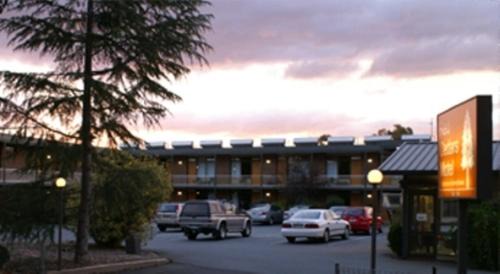 Watson Hotel | Red Cedars Motel