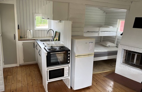 Hultsfred House | Red Cottage with Lakefront Location at Nerbjärken – Peaceful Retreat near Hultsfred | SE05088