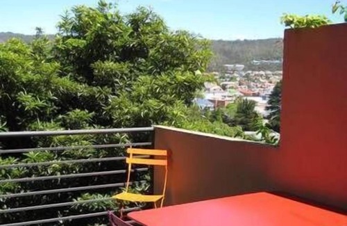 Battery Point Apartment | Red Door Apartment + 2 beds + Water views + Free WIFI