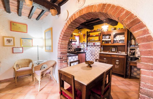 Trequanda Villa | Red Heart - relax with those you love in Tuscany.
