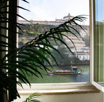 Centro / Baixa Apartment | Red House By The River