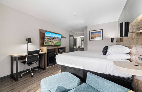 Orchard District Hotel | Red Lion Inn & Suites Deschutes River Bend