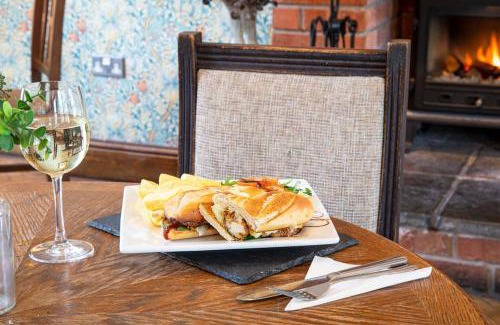 Wybunbury Bed & Breakfast | Red Lion Inn Wybunbury