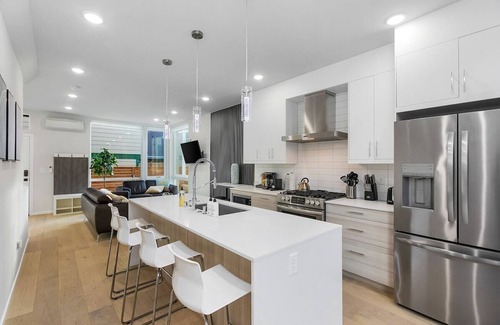 Leschi Apartment | Red Maple Retreat in Leschi