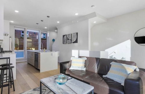 Leschi Apartment | Red Maple Retreat in Leschi