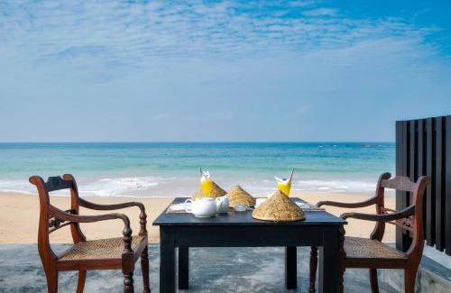 Hettimulla Villa | Red Parrot Beach Villa