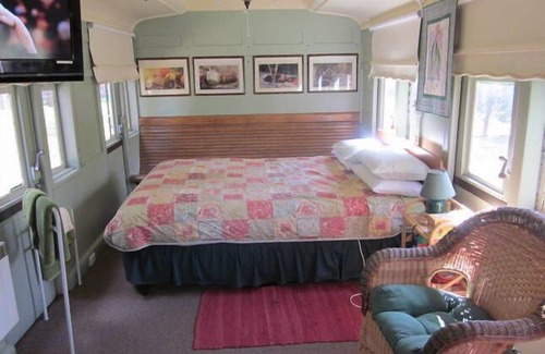 Boorhaman Bed & Breakfast | ' Red Rattler Retreat ' The Best B and B Experience in the North East of Vic.