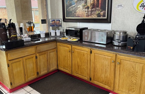 Vernon Hotel | Red River Inn