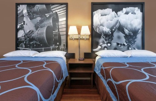 Vernon Hotel | Red River Inn