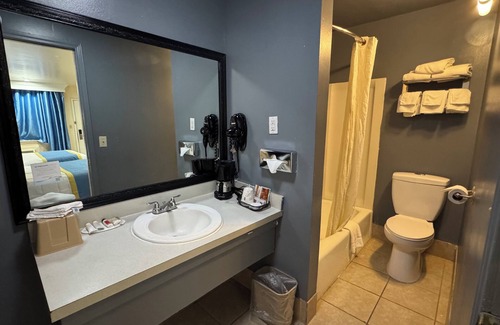 Vernon Hotel | Red River Inn