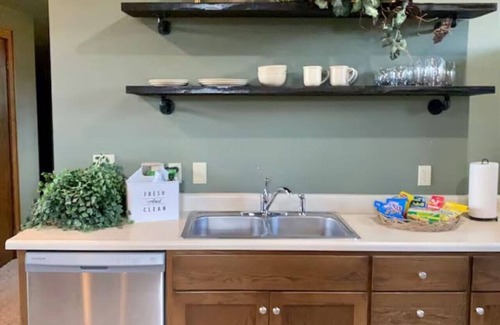 Conception Apartment | Red Rock Loft | *Pet Friendly* Hunter's Dream
