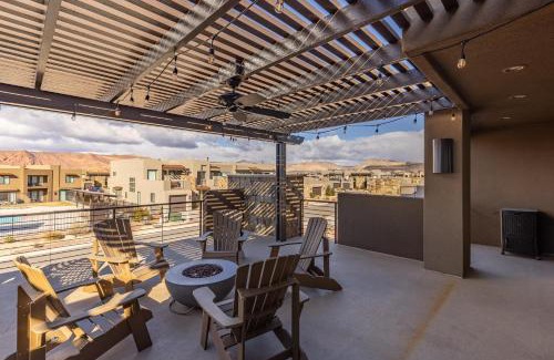 St. George Villa | Red Rock & Turned Wood Escape