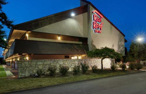 White Hall Hotel | Red Roof Inn Fairmont