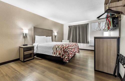 Huntsville Hotel | Red Roof Inn Huntsville, AL