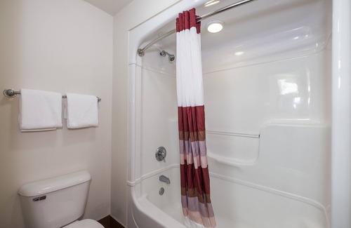 Jackson Hotel | Red Roof Inn Jackson, OH