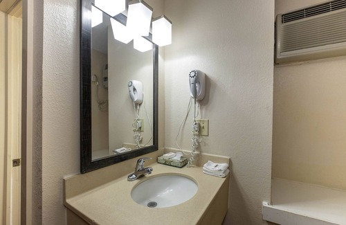 Neptune City Hotel | Red Roof Inn Neptune - Jersey Shore