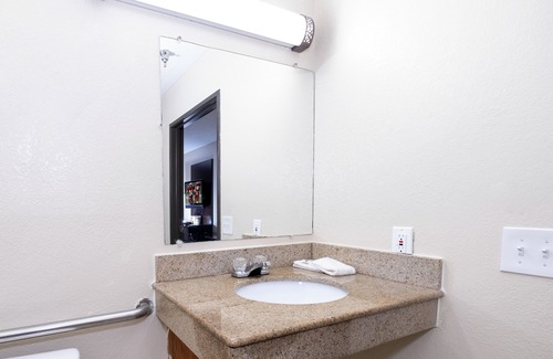 Portsmouth Hotel | Red Roof Inn Norfolk - Portsmouth