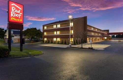 Crosswoods Hotel | Red Roof Inn PLUS+ Columbus - Worthington