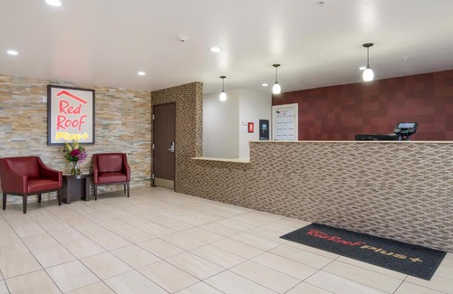 Burleson Hotel | Red Roof Inn PLUS+ Fort Worth - Burleson