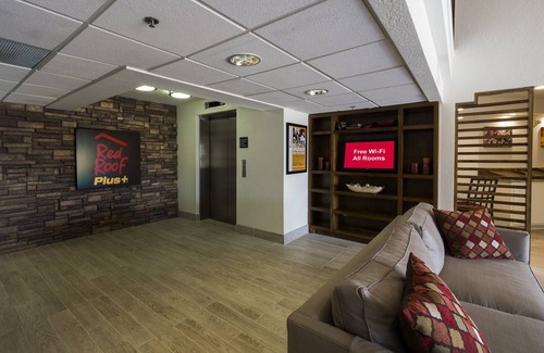 Addicks Hotel | Red Roof Inn PLUS+ Houston - Energy Corridor