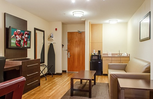 Southwest Raleigh Hotel | Red Roof Inn PLUS+ Raleigh Downtown – NCSU/Conv Center